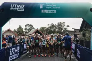 Tarawera by UTMB 2026: récord de 5.500 dorsales, paridad total y premios iguales para mujeres y hombres