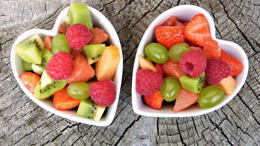 Las mejores frutas para comer a media mañana y adelgazar casi sin darte cuenta