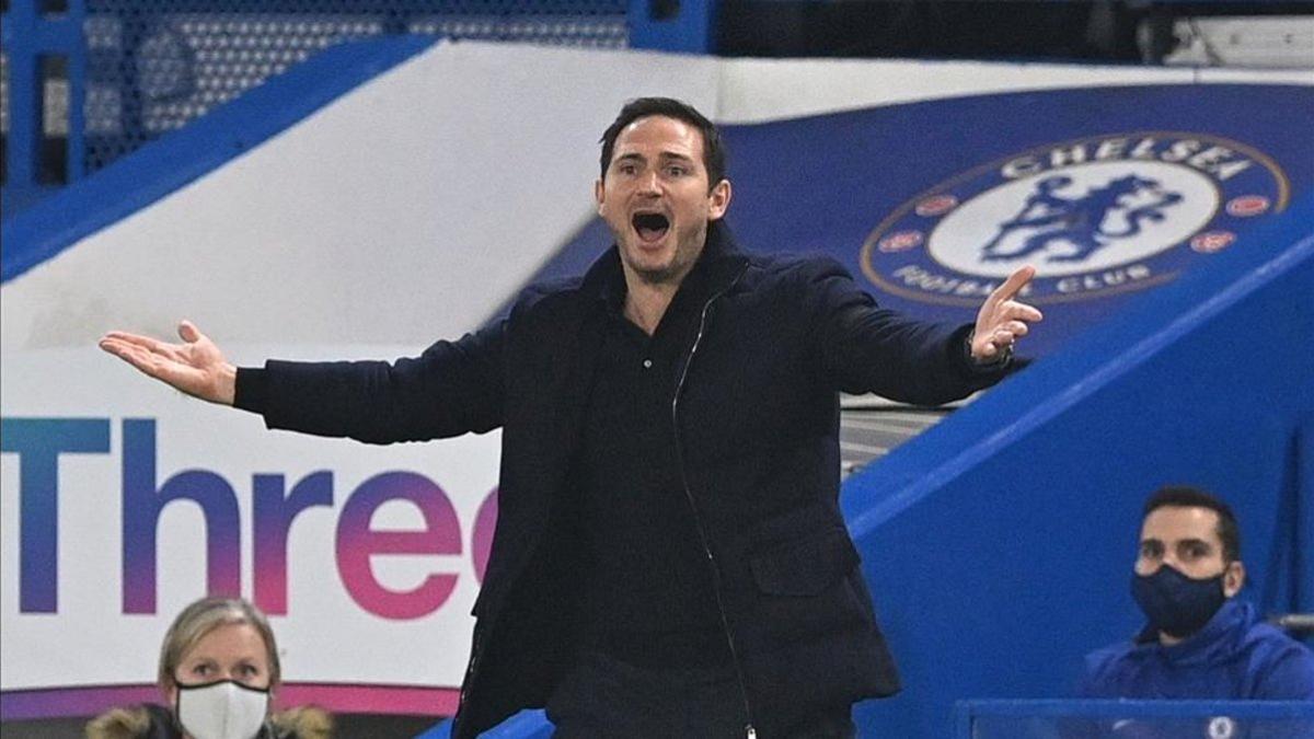 Lampard quejándose de una acción de partido durante el derbi contra el Tottenham este fin de semana