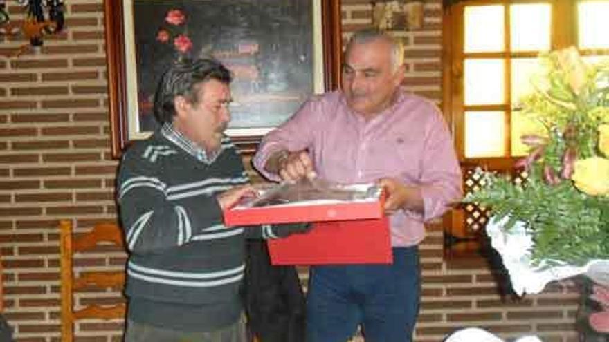 Villamayor y Villar de Fallaves homenajean al alguacil Francisco Zúñiga Riol