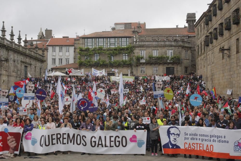 Diferentes entidades y colectivos salen a la calle para denunciar los impedimentos para usar el idioma "con normalidad" en el día a día.