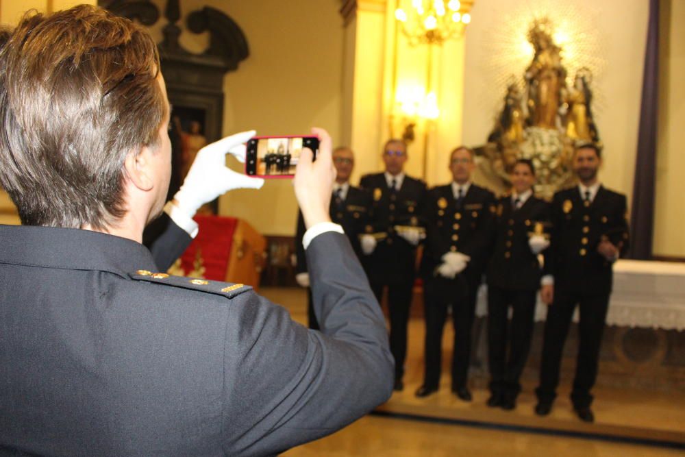 Los agentes del Cuerpo Nacional de Policía se retratan...