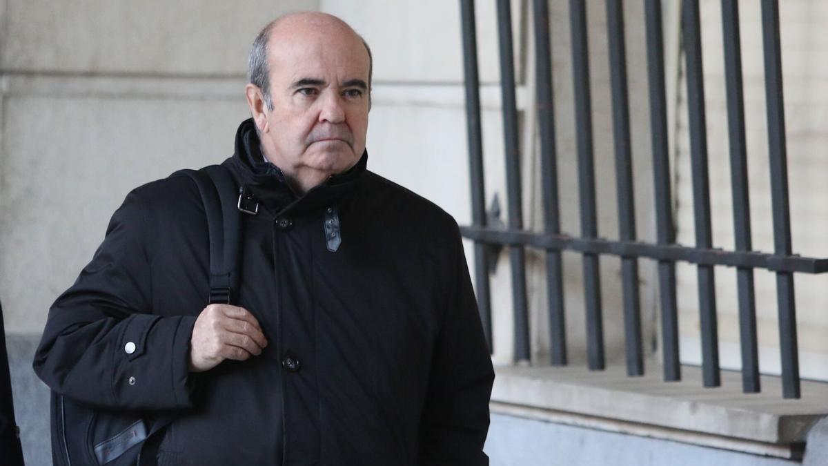 GASPAR ZARRÍAS | La UCO encontró 20.000 euros en efectivo en la casa de Gaspar Zarrías repartidos entre un baúl de su salón y un vestidor