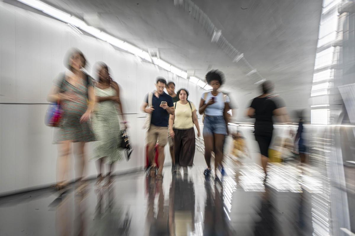 Reabre la estación Verdaguer de la L4 del metro de Barcelona y su enlace con la L5 Reabre la estación Verdaguer de la L4 del metro de Barcelona y su enlace con la L5