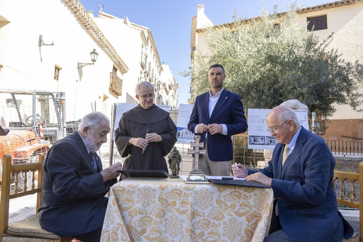 Firma del convenio entre la Fundación Cajamurcia y la Fundación Conde de Santa Ana de las Torres