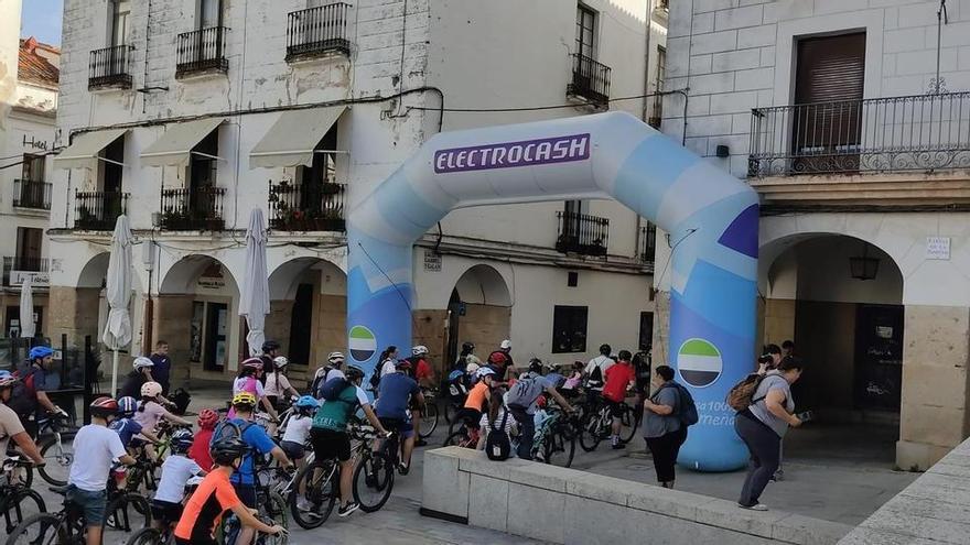 ¿Hás estado en la Eco-Fiesta de la Bicicleta de Cáceres este domingo? Búscate en las fotografías