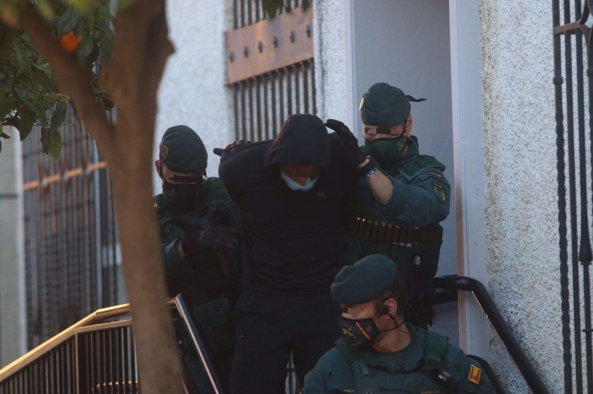 La fiscalia demana 51 anys de presó per a ‘El Melillero’ per intentar assassinar amb àcid la seva exnòvia i una amiga La fiscalia demana 51 anys de presó per a ‘El Melillero’ per intentar assassinar amb àcid la seva exnòvia i una amiga