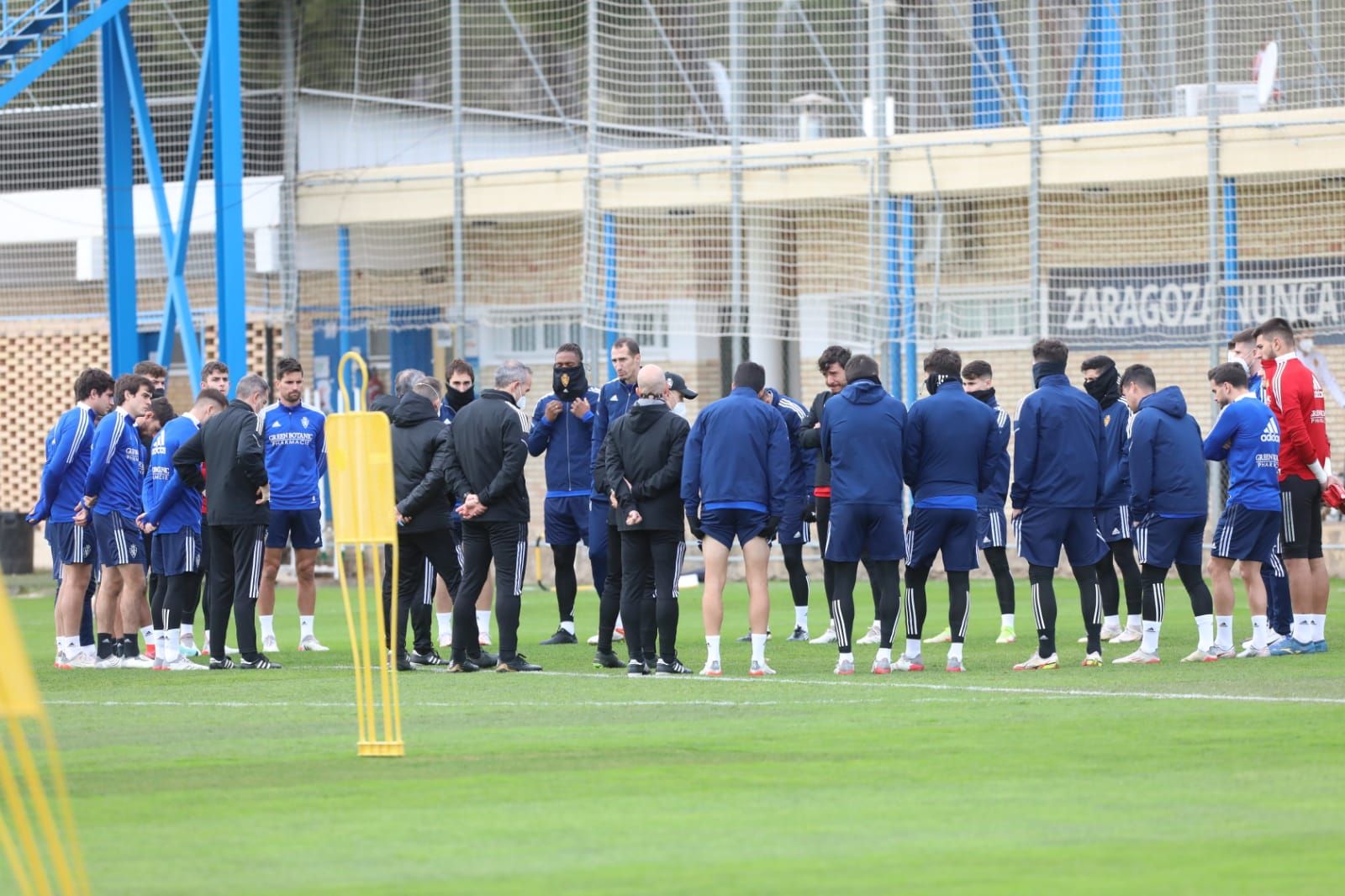 Fotogalería | El Real Zaragoza vuelve a los entrenamientos en grupo tras superar los test con el único positivo de Chavarría