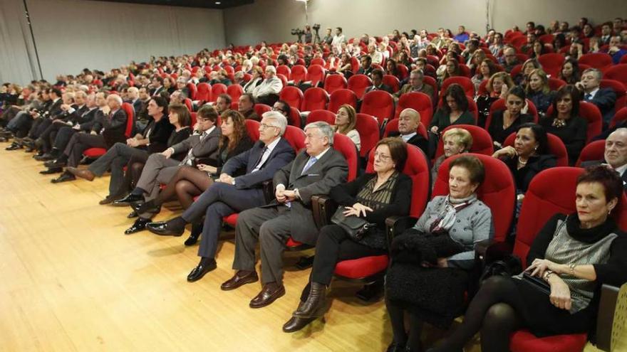 El público que llenó el salón de actos del pabellón ferial.