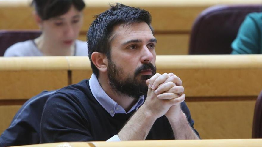 Espinar dimite de sus cargos en Podemos, el Senado y la Asamblea de Madrid