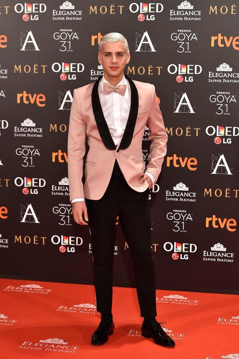 Premios Goya 2017: Eduardo Casanova con traje de The Stoat