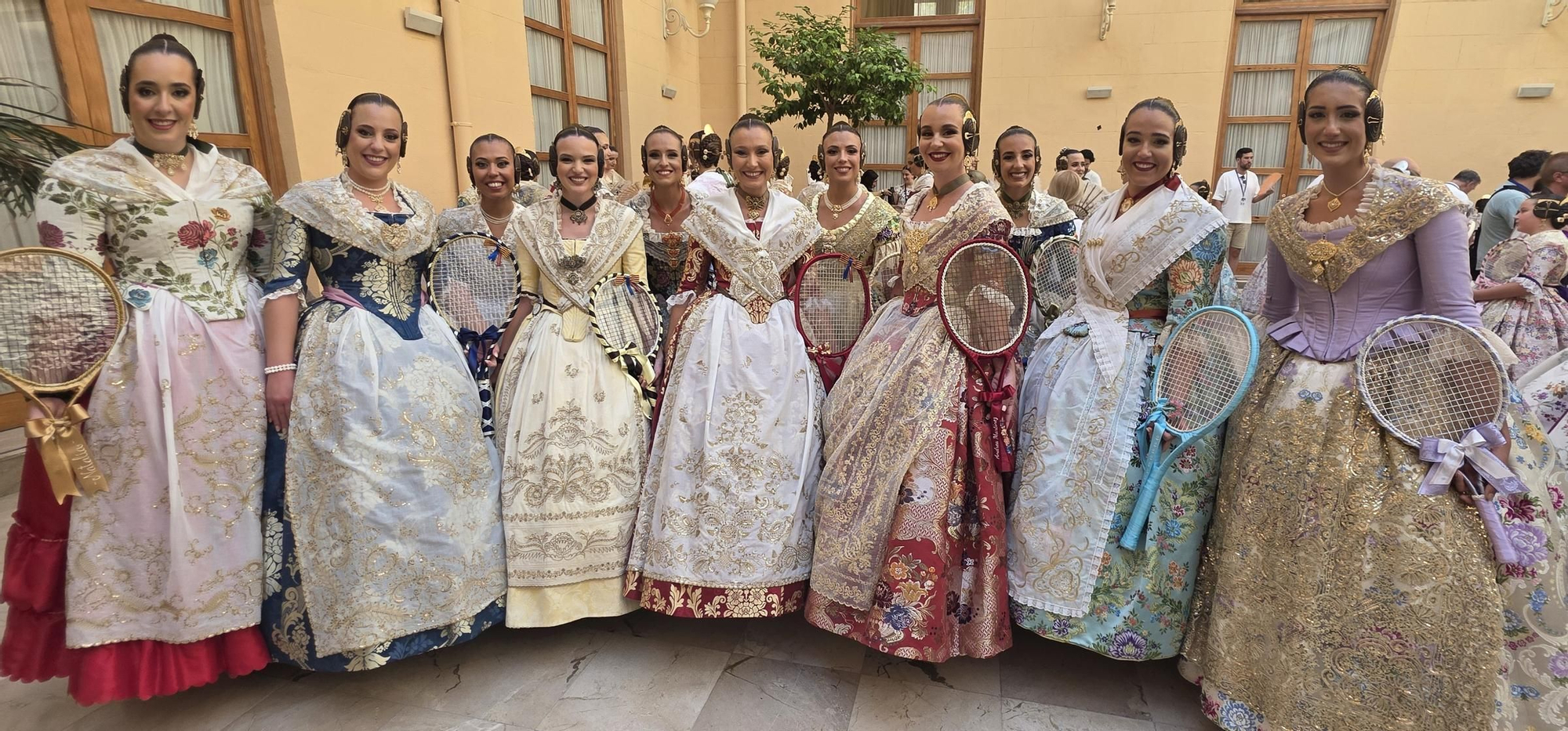 Las candidatas a Fallera Mayor de València 2026 se estrenan en la Batalla de Flores
