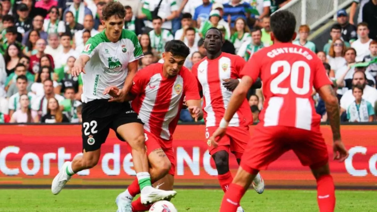 El Almería reacciona y frustra al Racing