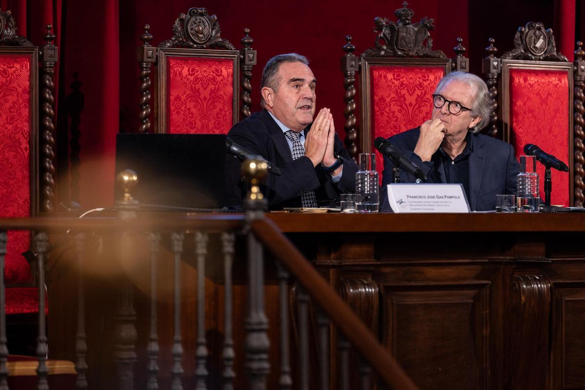 El vicepresidente segundo del Consell, Francisco José Gan Pampols, con Joan Romero