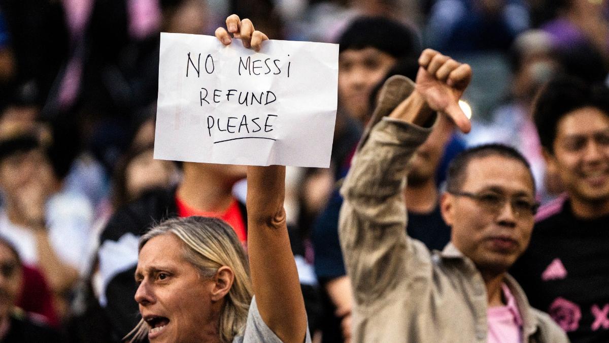 Aficionados en Hong Kong critican la ausencia de Leo Messi en el césped