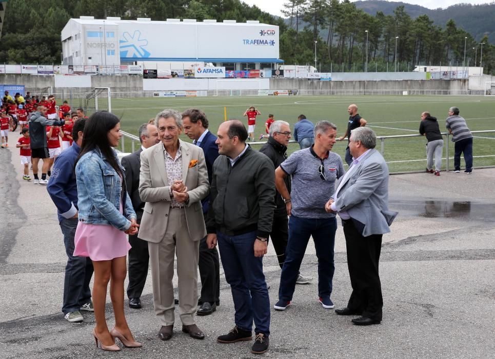 Mouriño visita el campus del Celta en Mos