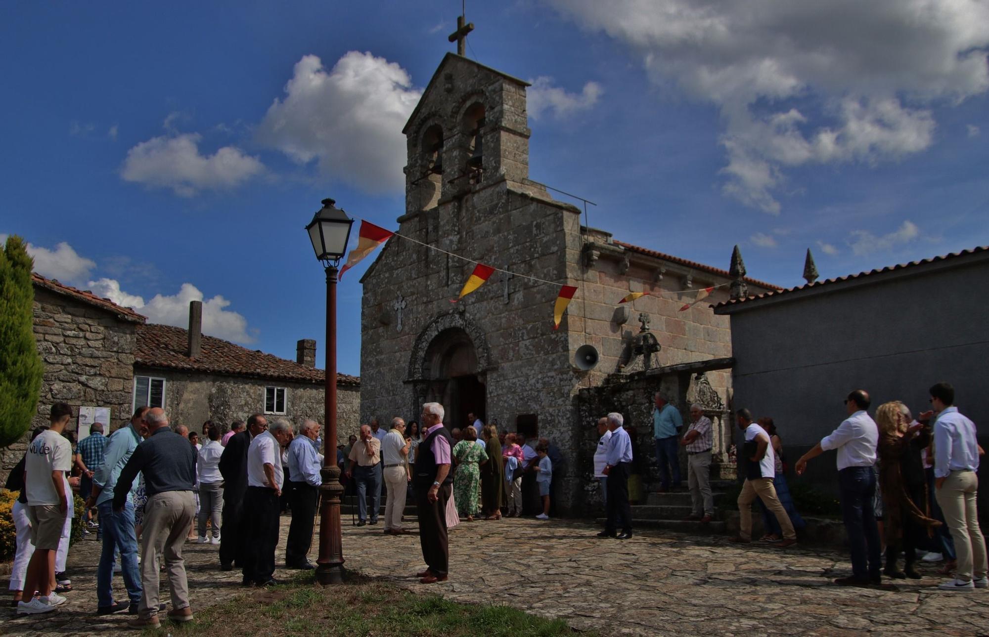 Numerosos fieles acudieron a la procesión de O Faro en Ventosa.