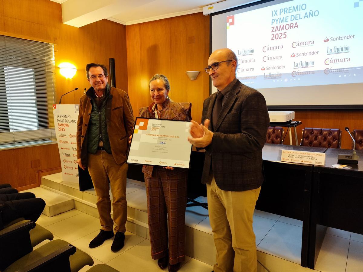 David Salvador y Susana Gato recogen en nombre de Europarques Hispano Lusos el Accésit de Sostenibilidad.