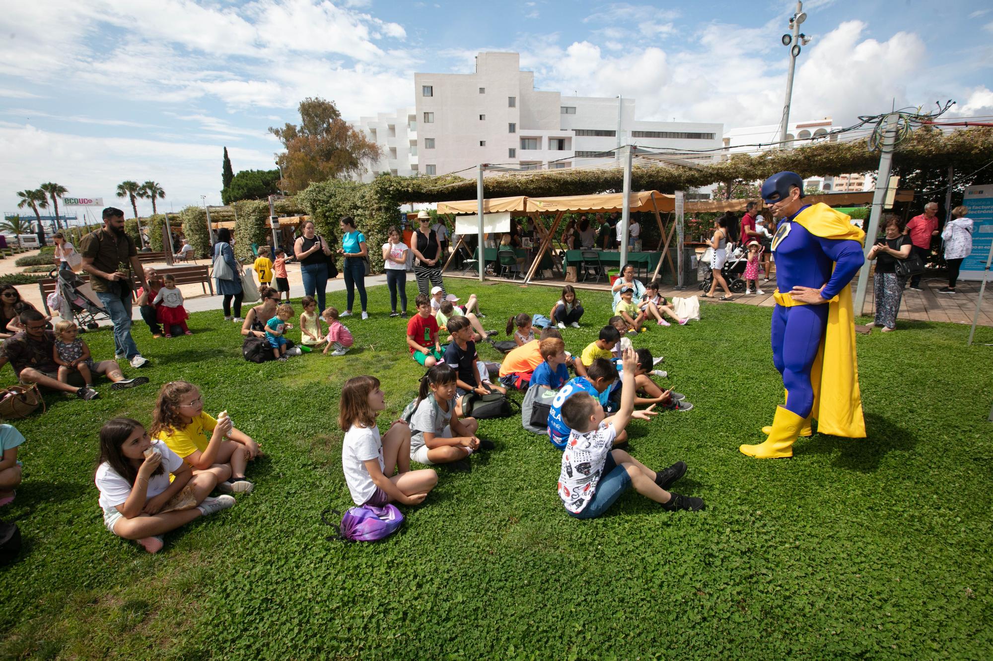 Mira aquí todas las fotos de la feria ECO UC de Santa Eulària