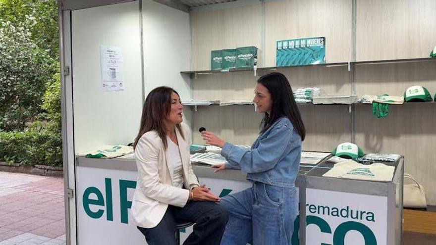 María Ortiz, en la Feria del Libro de Cáceres: 