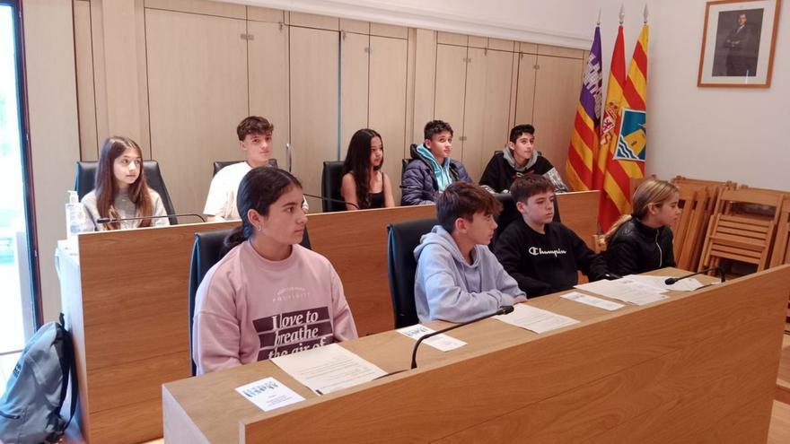 Los jóvenes de Formentera piden mejoras en infraestruturas deportivas y educativas