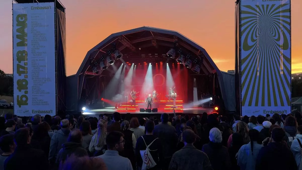 Els Pets hacen historia en Sabadell: unas 2.300 personas hacen "ruido" en la inauguración más multitudinaria del Embassa't