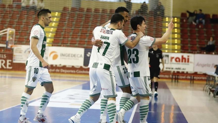 Murilo Duarte, junto a Juanen, Kaué y Arnaldo, celebra su gol ante el Tudelano Ribera Navarra.