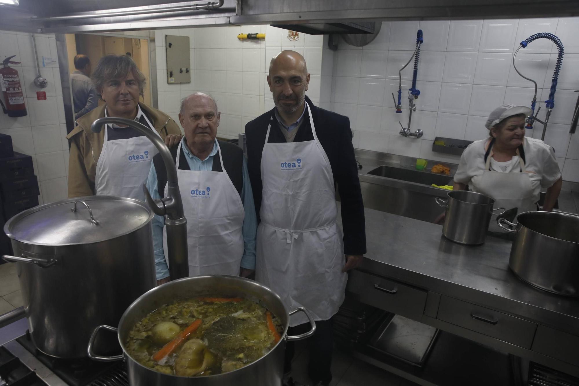 Otea sirve el menú de Antroxu en la Cocina Económica de Gijón (en imágenes)