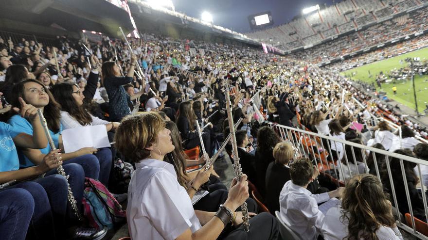 Concierto de bandas en Mestalla