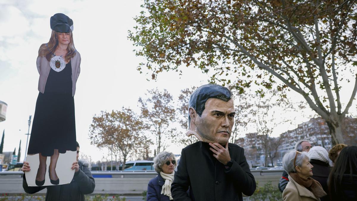 Llegada de Begoña Gómez, en coche y por el garaje, a los juzgados de Plaza Castilla