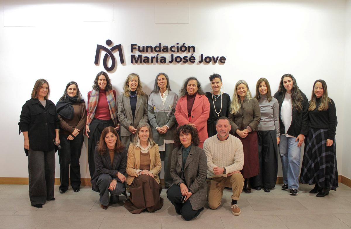 Foto de grupo de los equipos de la fundación y la empresa