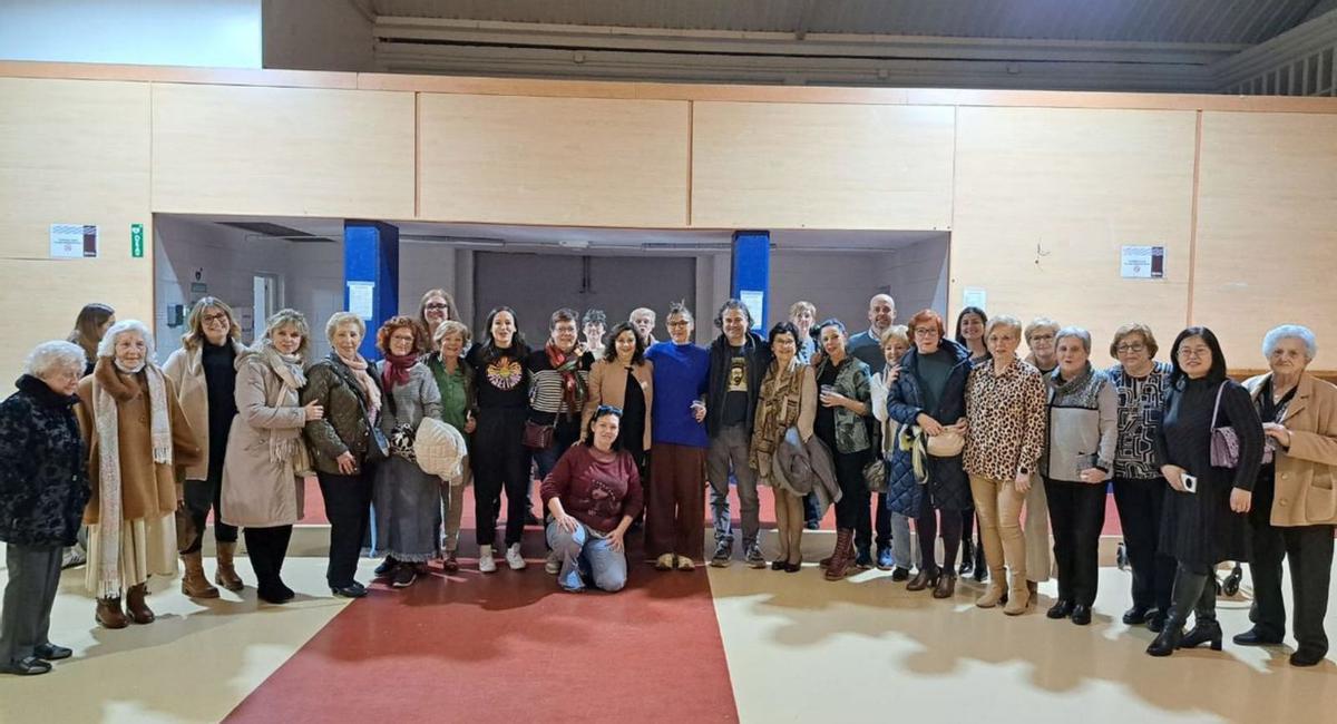 Las mujeres de Luceni también asistieron a una representación teatral. | S.E.