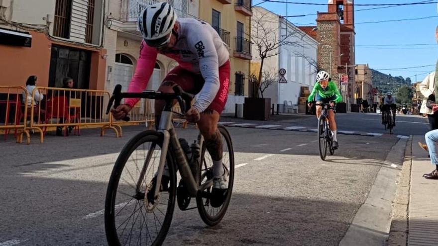 Villalonga acoge la segunda etapa de la Volta Ciclista La Safor