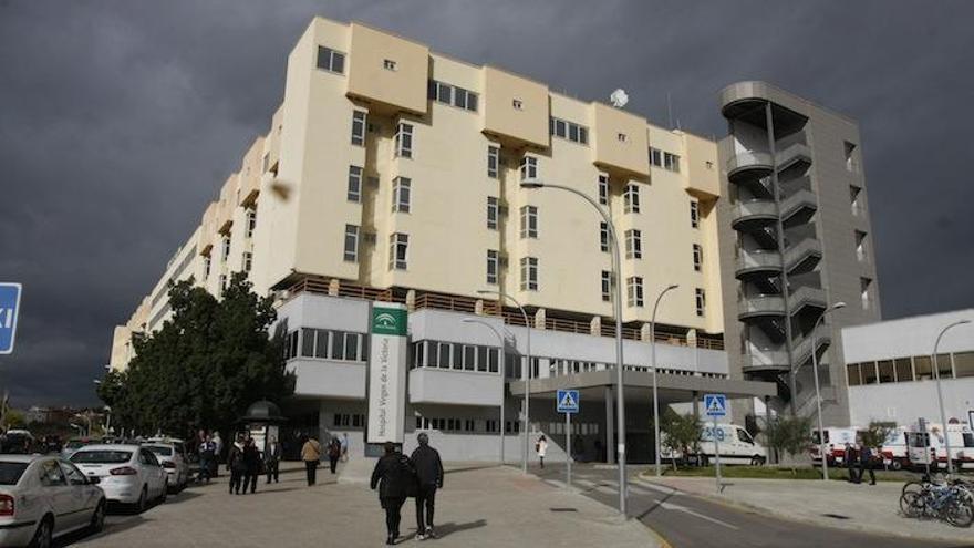 Las dos enfermeras trabajaban en la UCI del Hospital Clínico.