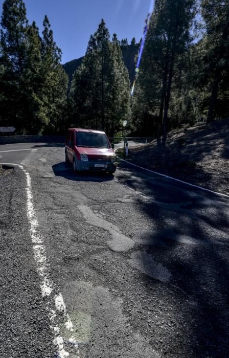 25/01/2018 CUMBRE GRAN CANARIA. Mal estado de las carreteras en la zona de medianías y cumbre de Gran Canaria. Carretera Cruce de Fontanales Valleseco, Artenara. FOTO: J. PÉREZ CURBELO