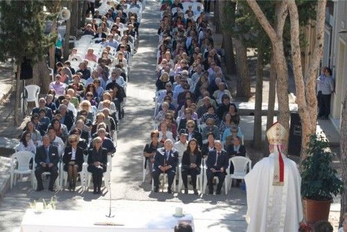 Día de Todos los Santos en el cementerio de Murcia