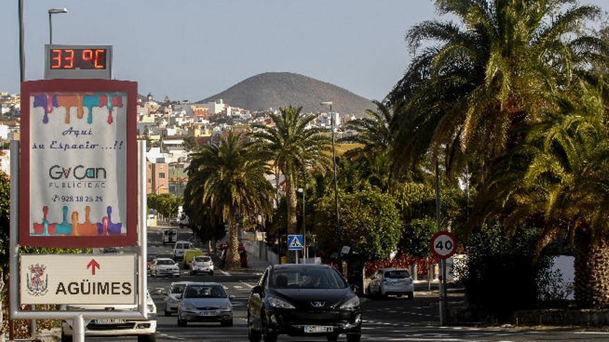 Un termómetro en las calles del pueblo de Agüimes.