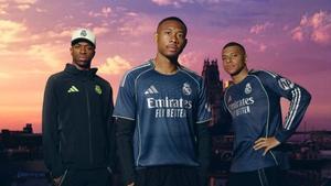 La segunda equipacin del Real Madrid