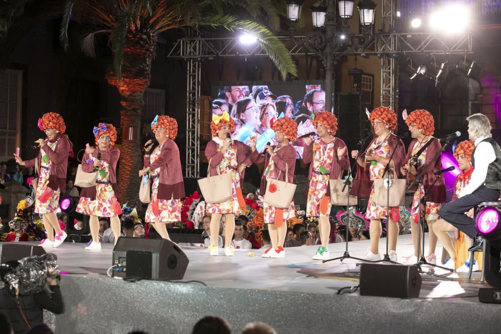 15.02.19. Las Palmas de Gran Canaria. Carnaval 2019. Pregón de Manolo Vieira y la Chirimurga del timple. Plaza de Santa Ana. Foto Quique Curbelo  | 15/02/2019 | Fotógrafo: Quique Curbelo