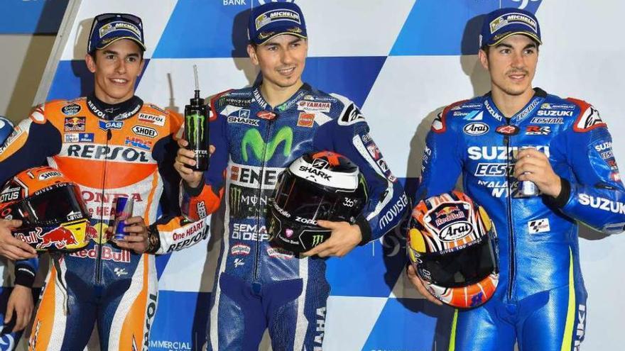 Márquez, Lorenzo y Viñales, ayer tras la sesión de calificación en Catar. // EPA/STR