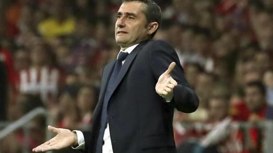 Ernesto Valverde va haver de moure la banqueta per trobar solucions