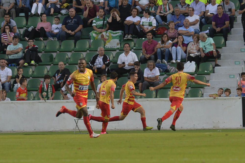 El Elche se muestra espeso y sin ideas ante el Alcoyano.