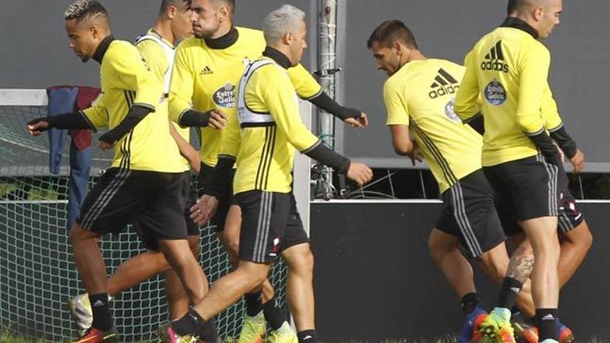 Los jugadores del Celta, esta mañana en A Madroa. // Ricardo Grobas