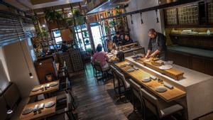 El comedor de Alapar, con la barra.