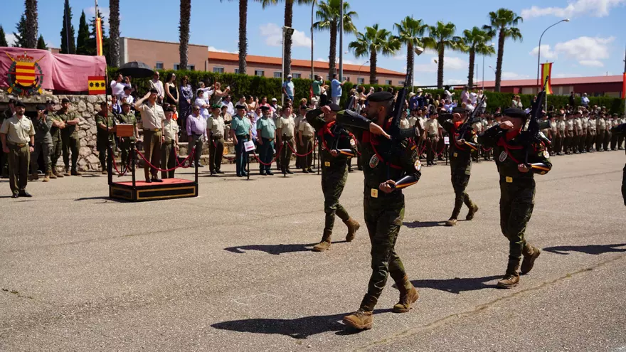 Despedida en Cerro Muriano del contingente de la Guzmán el Bueno que partirá a Letonia