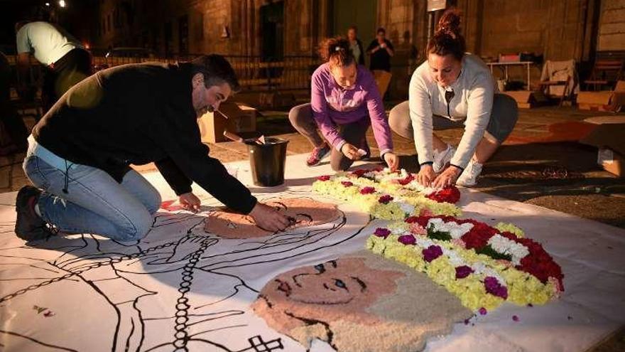 La alfombra floral inicia las fiestas del Rosario en la Ciudad Vieja