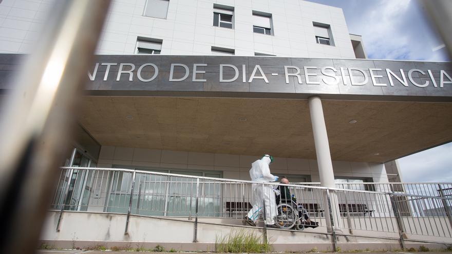 El Covid no da tregua a Galicia: 100 enfermos ya en UCI y repuntan los casos activos