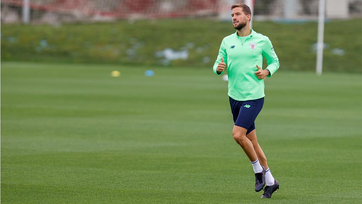 Iñigo Martínez, durante un entrenamiento del Athletic