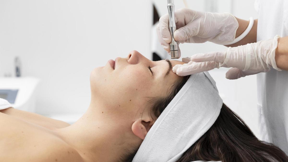 El tractament amb làser CO2 millora la textura de la pell