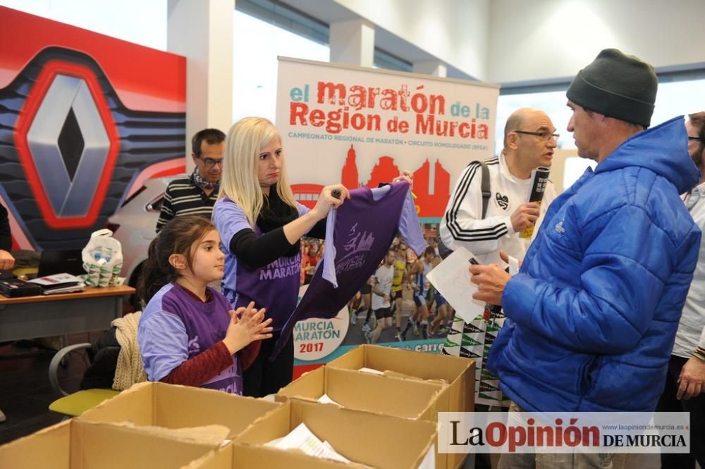 Entrega de dorsales para la Murcia Maratón